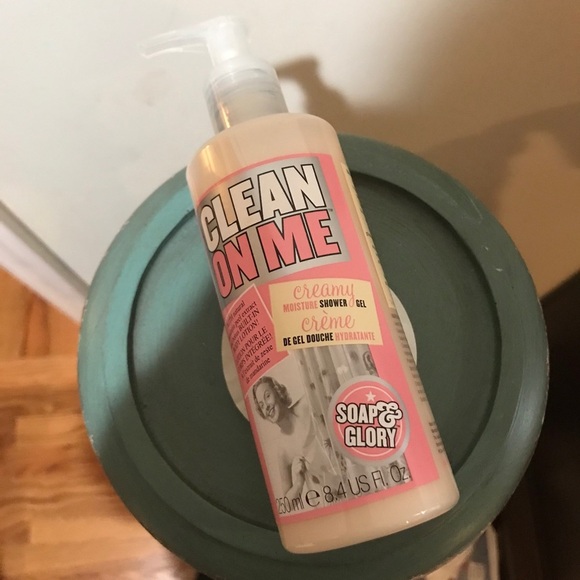 💦 Clean on ME Creamy Shower Gel - Picture 1 of 4